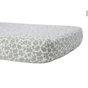NEW Quincy Mae Woven Crib Sheet in Green Floral, NWT